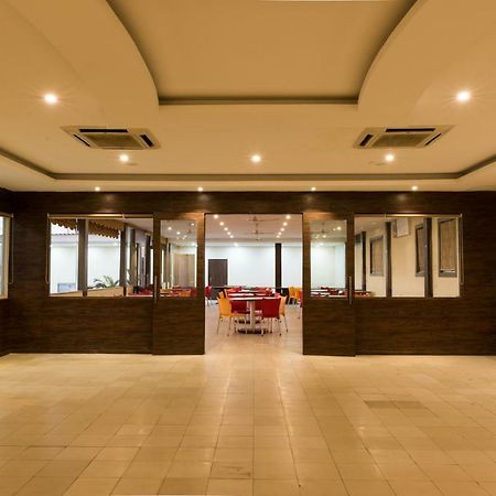 Hotel Drishti,Бопал Екстериор снимка