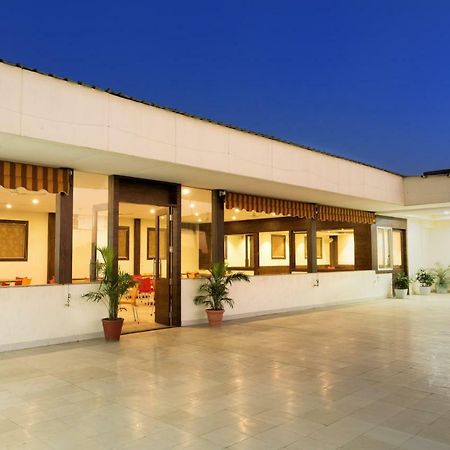 Hotel Drishti,Бопал Екстериор снимка