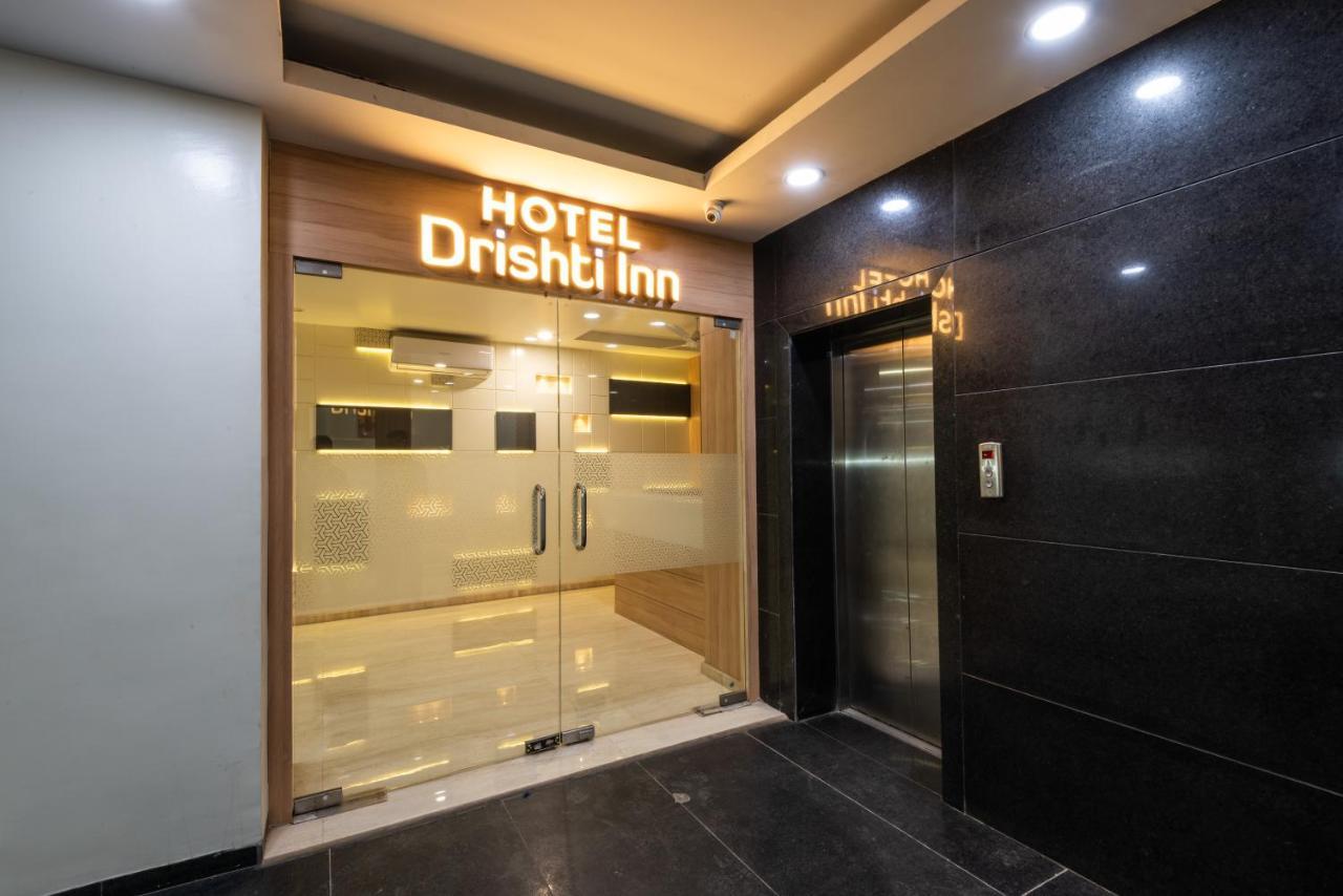 Hotel Drishti,Бопал Екстериор снимка